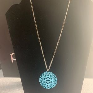 Blue pendant necklace